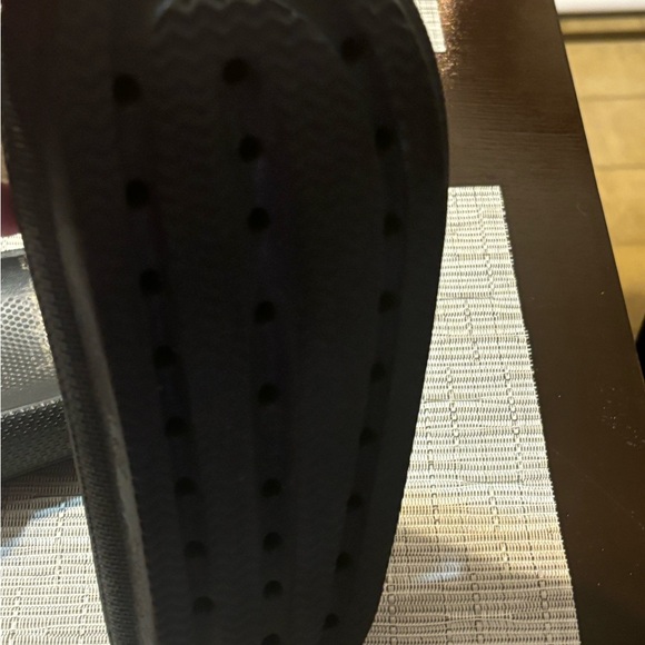 Cute and comfortable never worn Fashion Nova slides size 7 - Picture 3 of 6